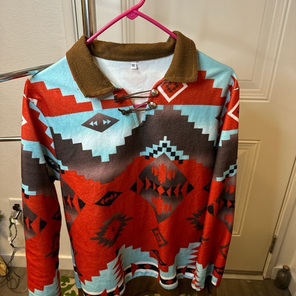 Tribal sweater. - Picture 2 of 3